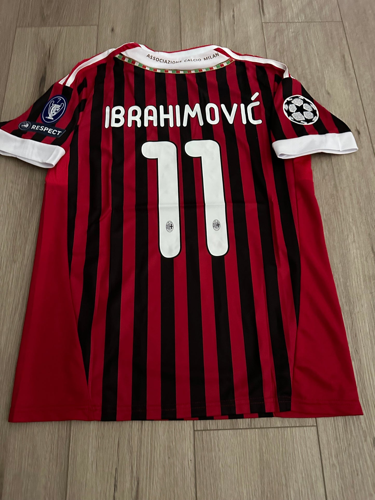 Milan Zlatan Ibrahimovic #11 2010/11 Home Red Black Retro Soccer Jersey Men