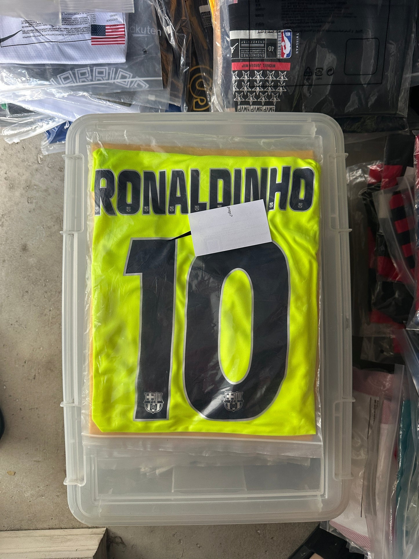 Barcelona Ronaldinho #10 Retro Soccer Jersey Away Yellow 05/06 UCL Men Size Team