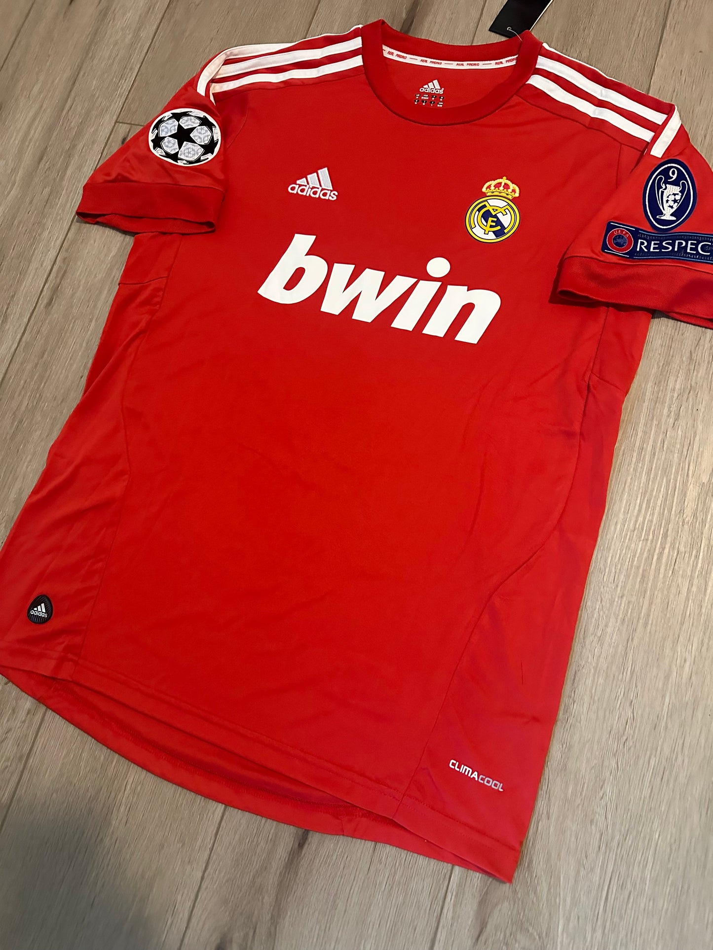Real Madrid 2011/12 Away UCL Retro Soccer Jersey – Cristiano Ronaldo #7 – Red – Men