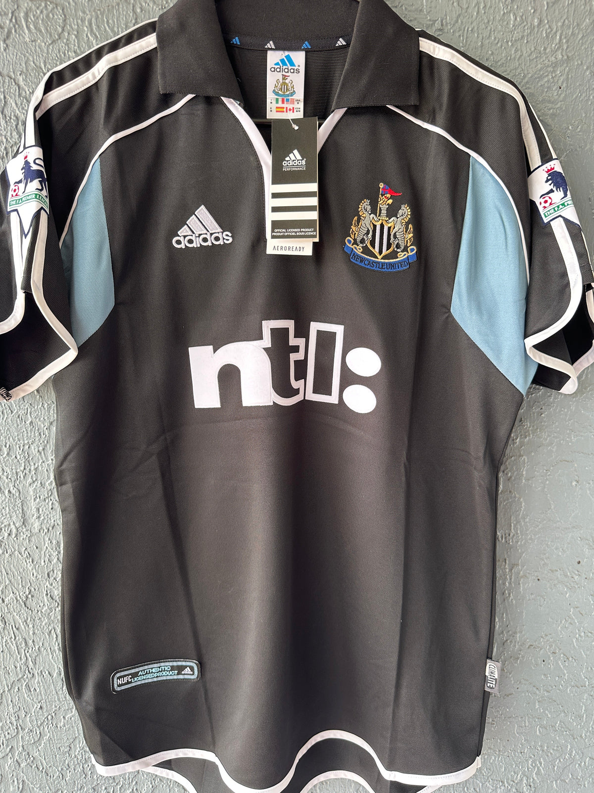 Newcastle Alan Shearer #9 Away Black Retro Soccer Jersey Men