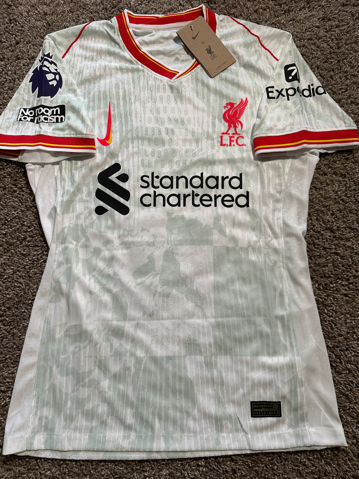 Liverpool Mohamed Salah #11 2024/25 Away White Soccer Jersey Men Size S Deal