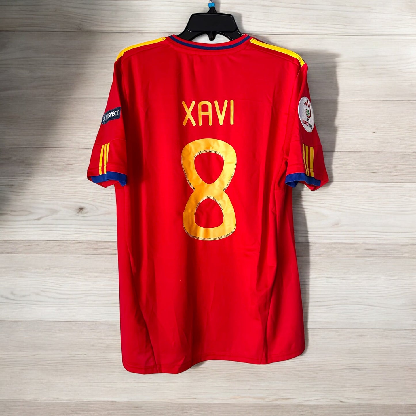 Spain 2008 Home Retro Soccer Jersey – Xavi Hernandez #8 – Euro – Red – Men’s
