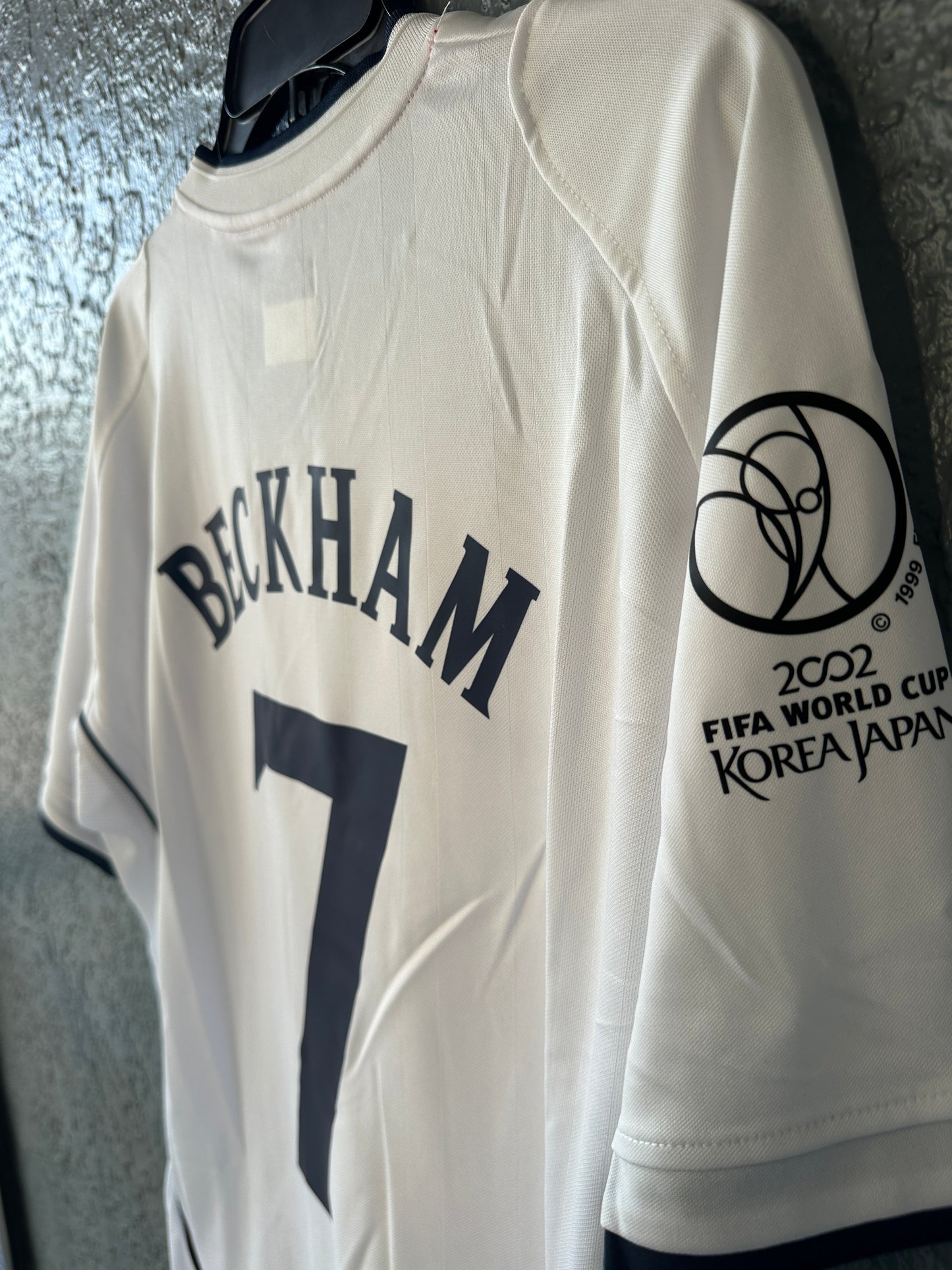 England David Beckham #7 Retro Soccer Jersey Home White FWC 2002 Men Size Shirt