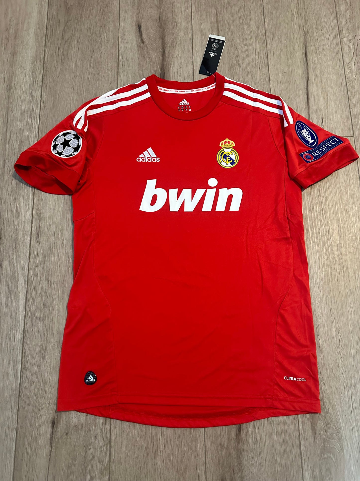 Real Madrid 2011/12 Away UCL Retro Soccer Jersey – Cristiano Ronaldo #7 – Red – Men
