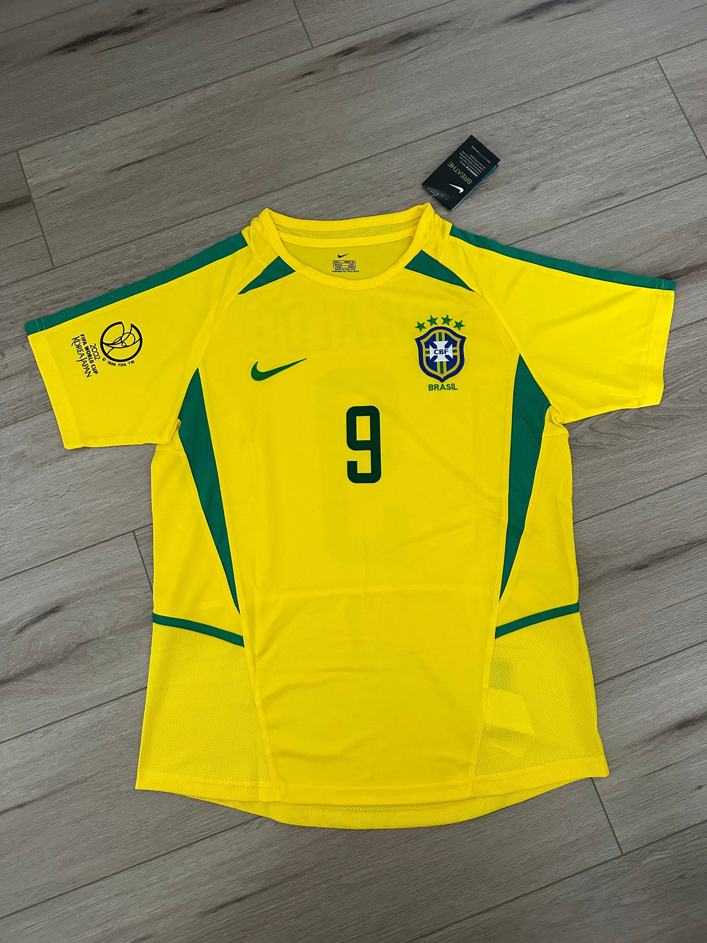 Brazil 2002 Home Retro Soccer Jersey – Ronaldo Nazario #9 – World Cup – Yellow – Men’s