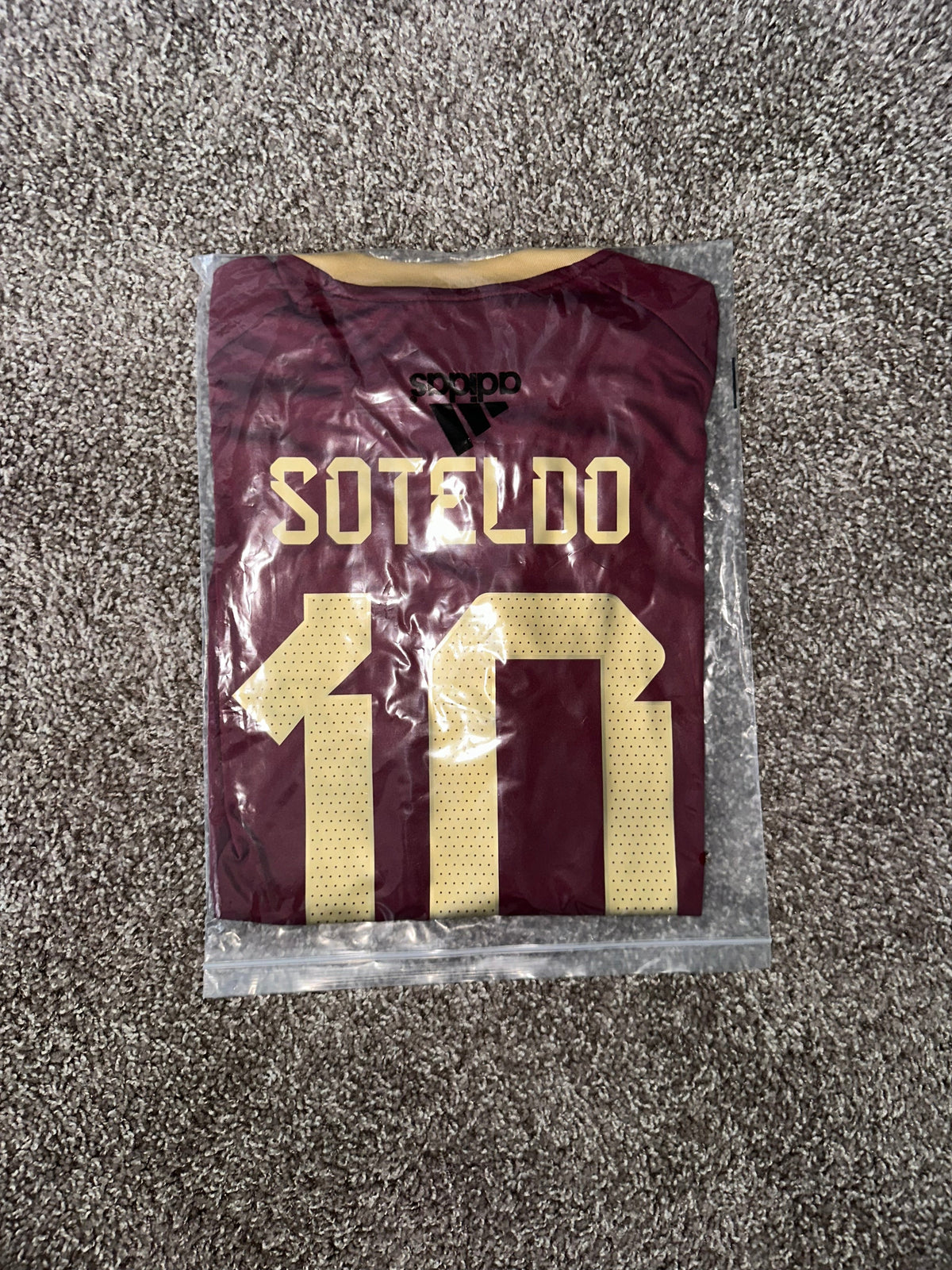Venezuela Yeferson Soteldo #10 2024 Home Red Soccer Jersey Men Size XL Deal