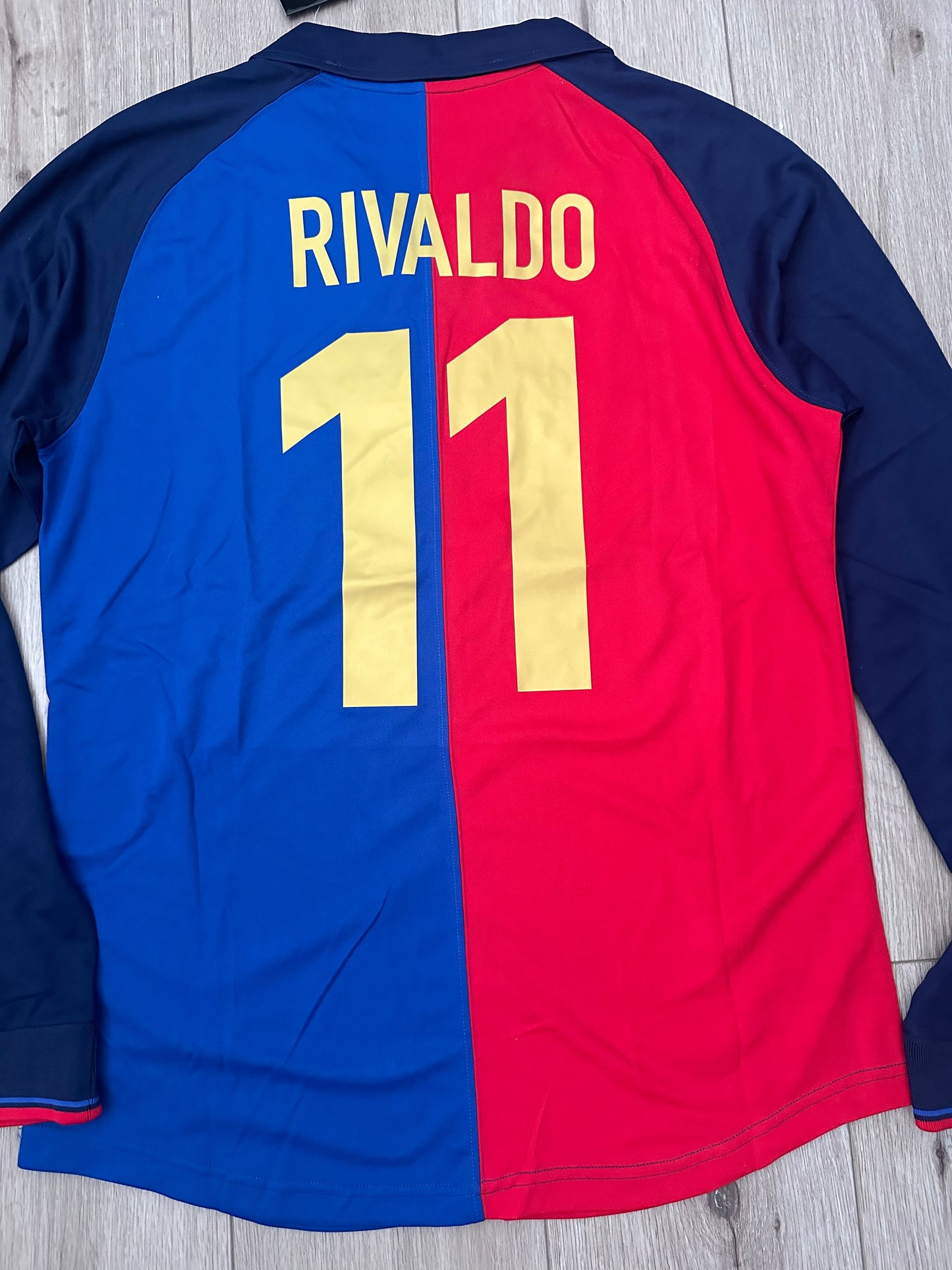 Barcelona Retro Jersey 1999 Home Long Sleeve – Rivaldo #11 – Men’s