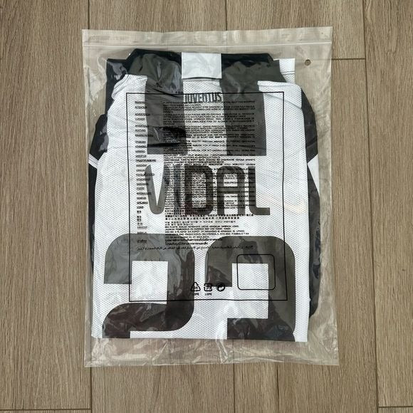 Juventus Arturo Vidal #23 Retro Soccer Jersey 2014/15 Home Black White Men Size