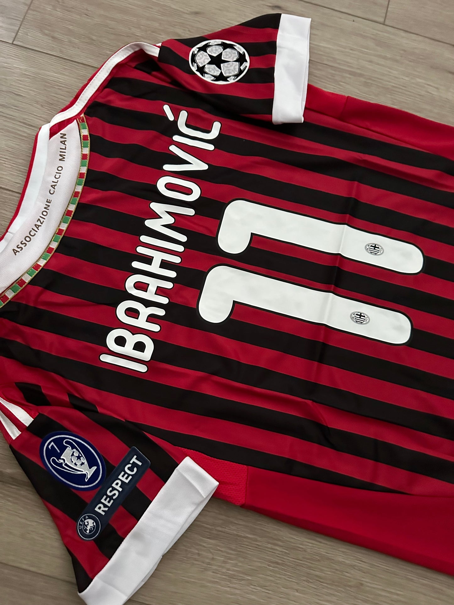 Milan Zlatan Ibrahimovic #11 2010/11 Home Red Black Retro Soccer Jersey Men