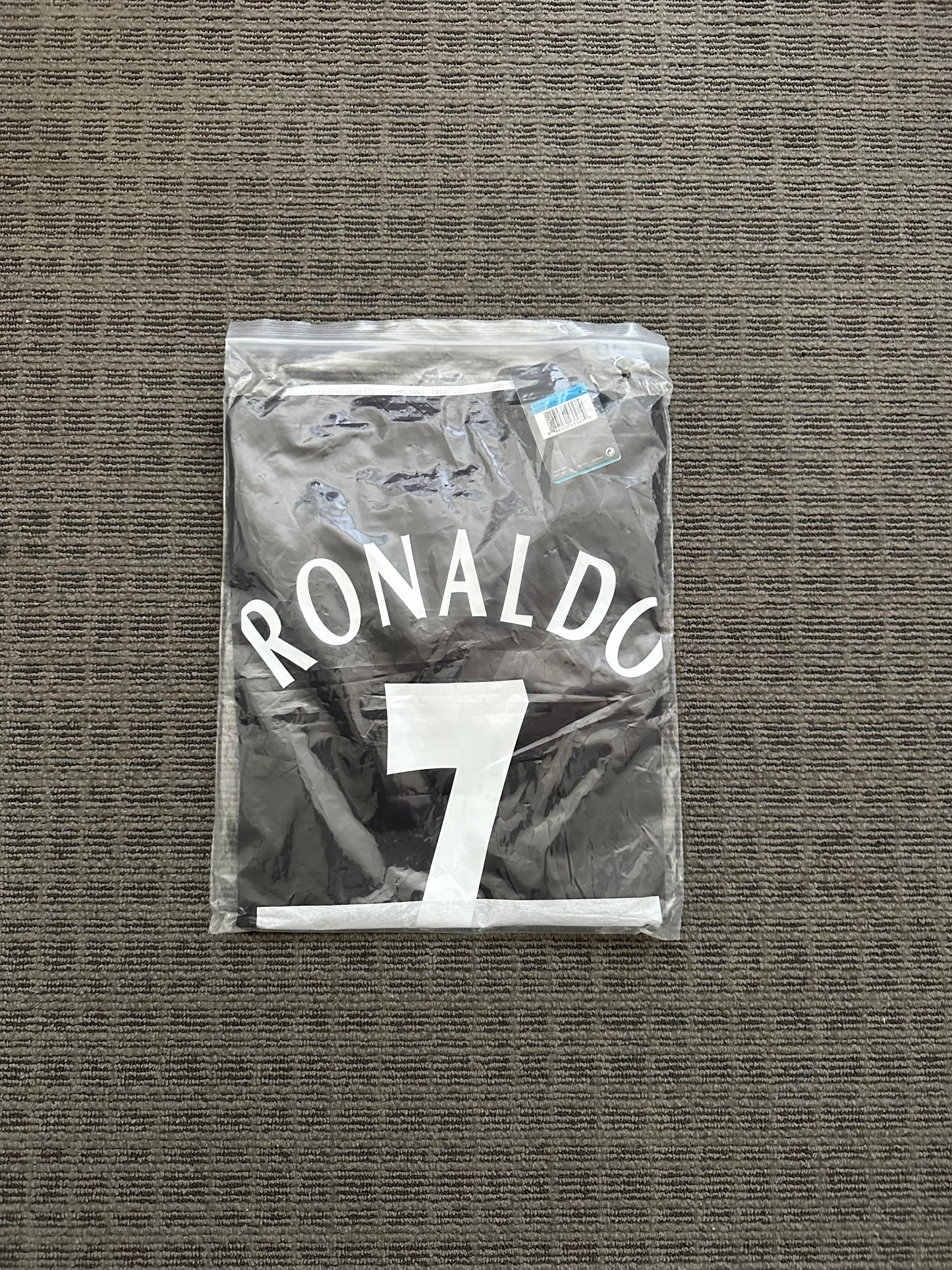 Manchester United 2003/04 Away Retro Soccer Jersey – Cristiano Ronaldo #7 – Men’s