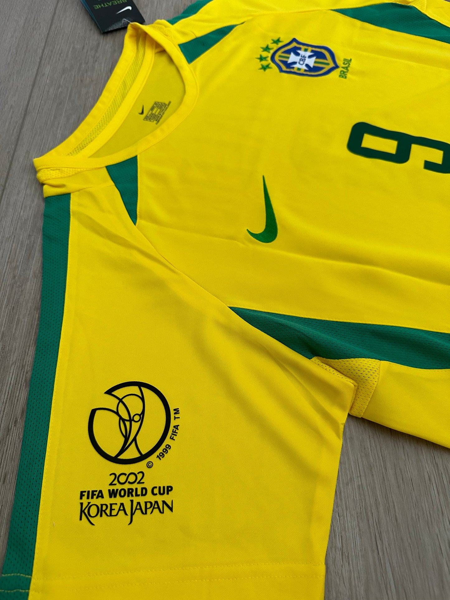 Brazil 2002 Home Retro Soccer Jersey – Ronaldo Nazario #9 – World Cup – Yellow – Men’s