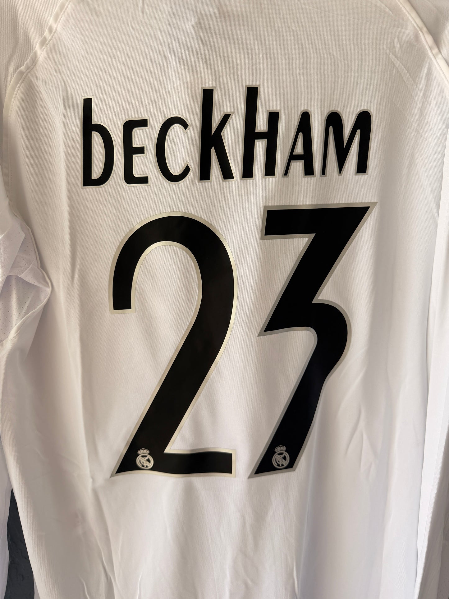 Real Madrid 2003/04 Retro Soccer Jersey – David Beckham #23 – White Long Sleeve Men