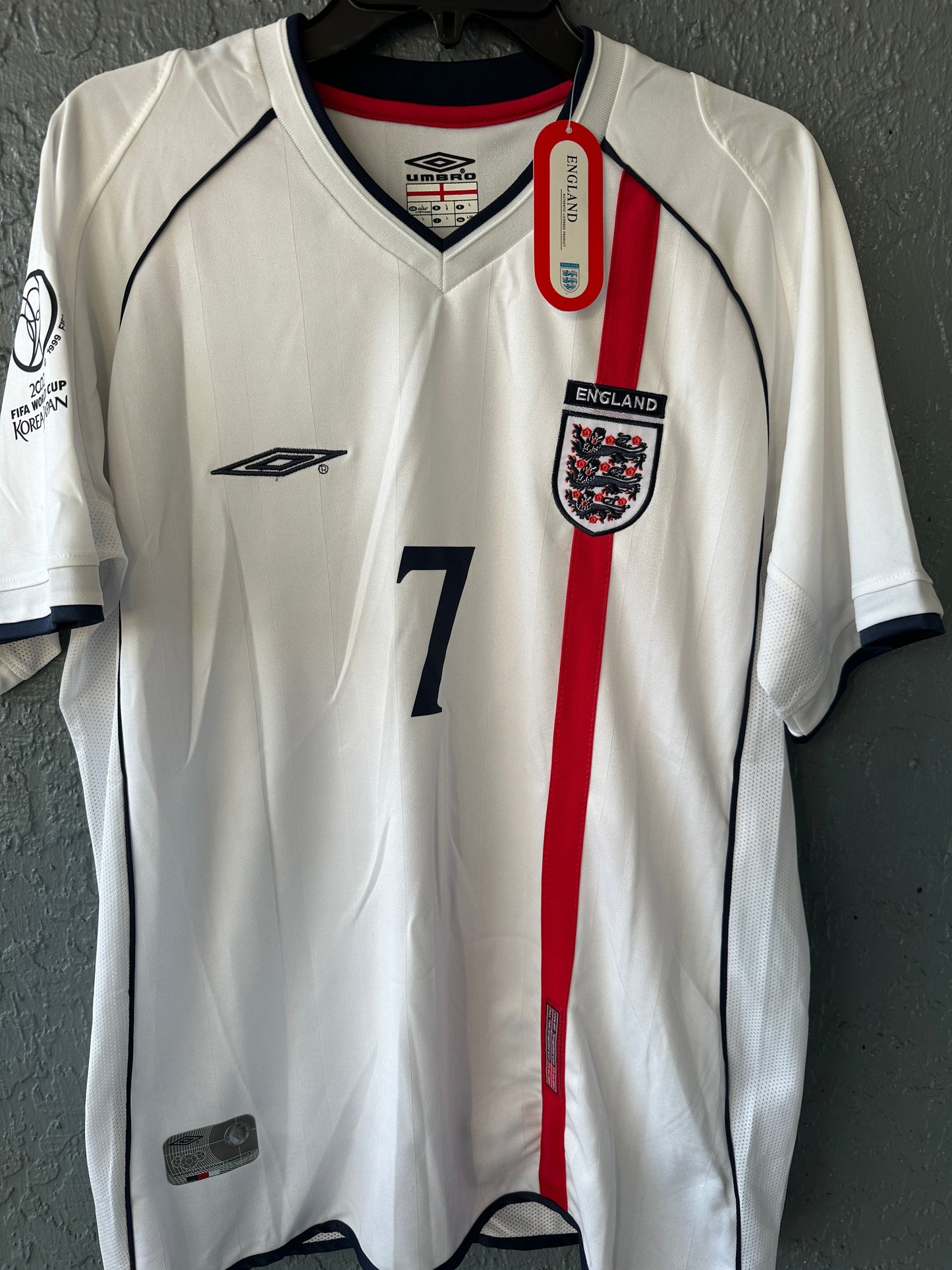 England David Beckham #7 Retro Soccer Jersey Home White FWC 2002 Men Size Shirt