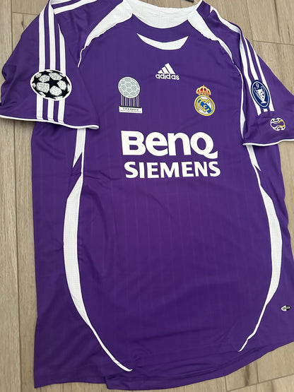 Real Madrid 2006 Away Retro Soccer Jersey – Guti #14 – Purple – Men’s