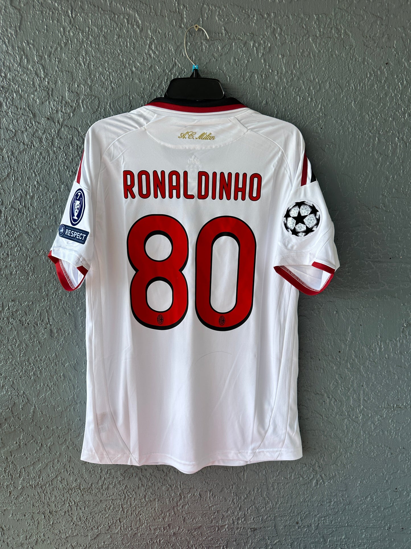 Milan 2009/10 Away Retro Soccer Jersey – Ronaldinho #80 – Men’s
