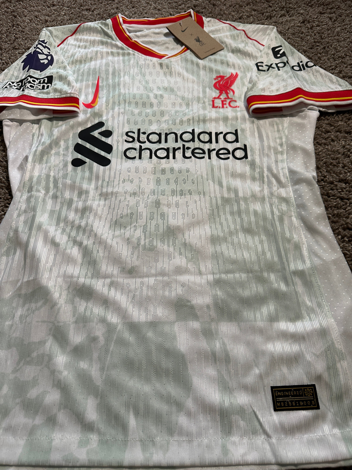 Liverpool Mohamed Salah #11 2024/25 Away White Soccer Jersey Men Size S Deal