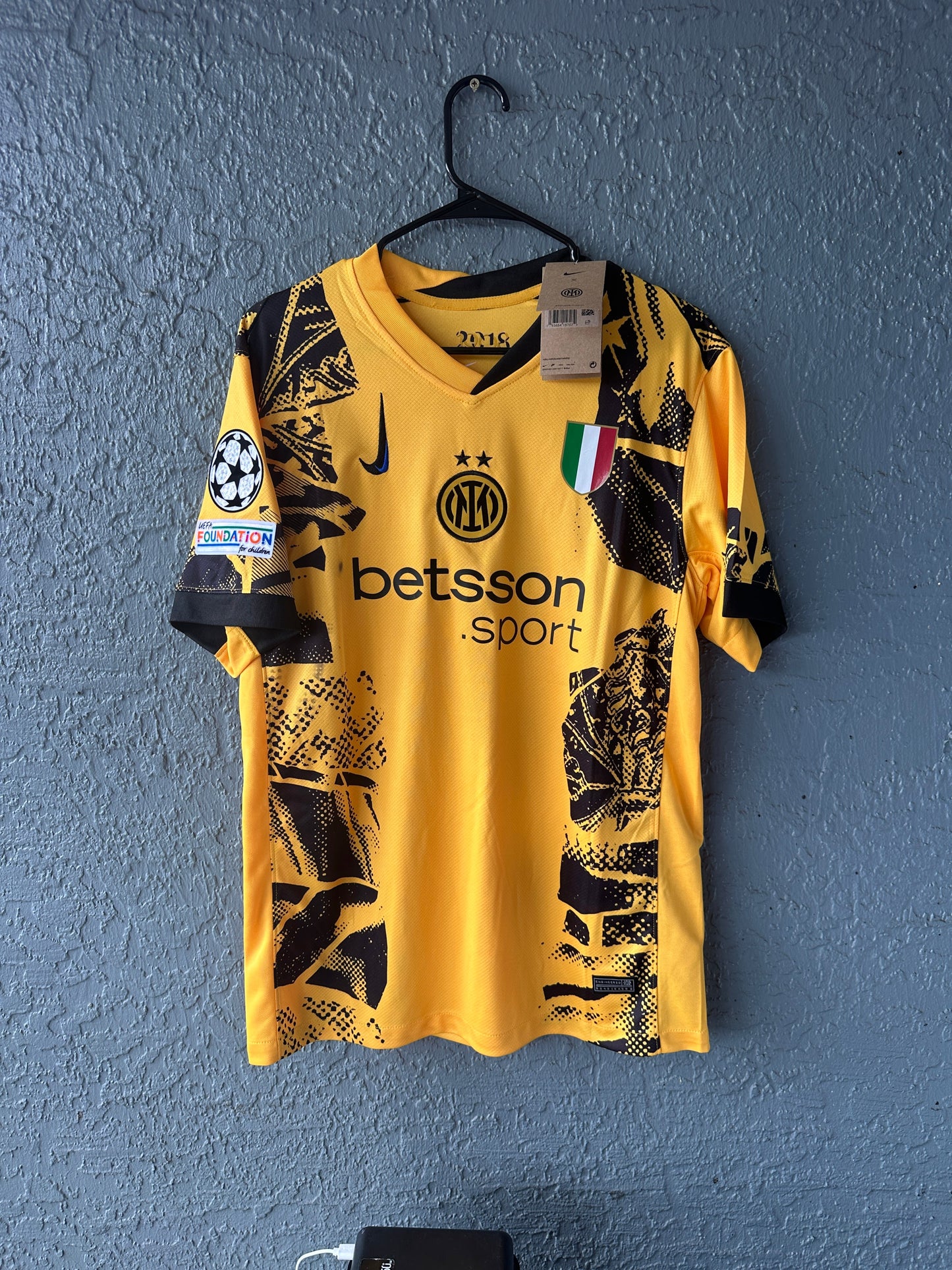 Inter Milan 2025 Champions Final Away Soccer Jersey – Lautaro Martinez – Yellow – Men’s
