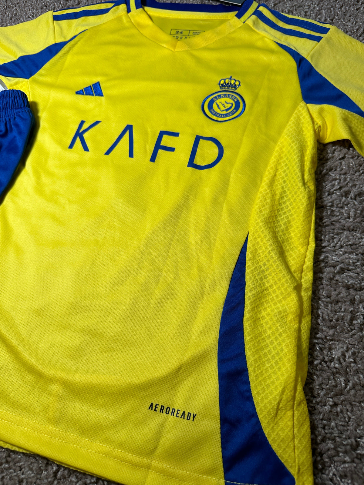 Al Nassr Cristiano Ronaldo #7 Yellow Soccer Jersey Kids Youth Size 18 Deal