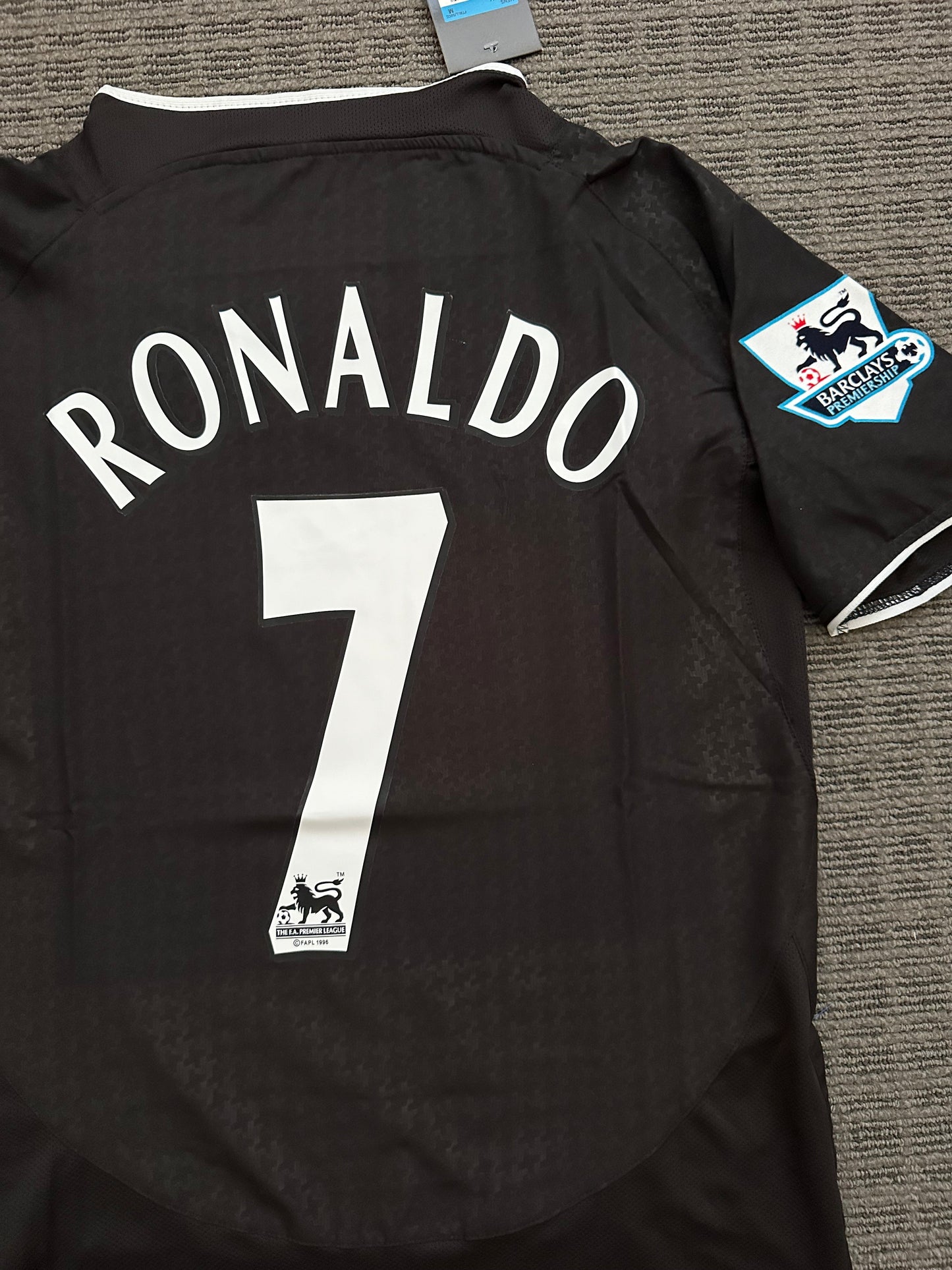 Manchester United 2003/04 Away Retro Soccer Jersey – Cristiano Ronaldo #7 – Men’s