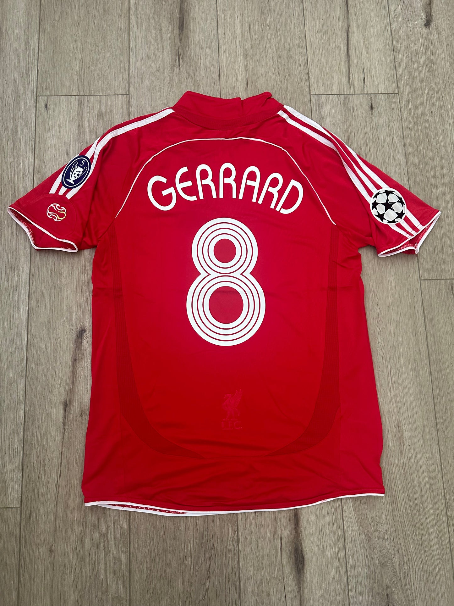 Liverpool 2007 UCL Final Retro Soccer Jersey – Steven Gerrard #8 – Home Red – Men’s