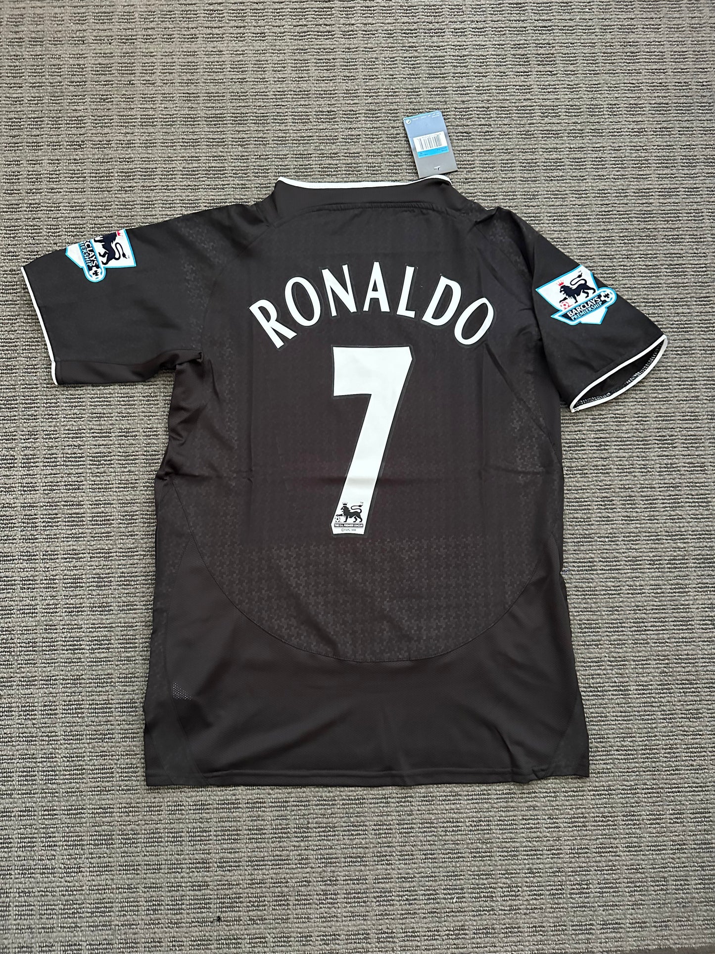 Manchester United 2003/04 Away Retro Soccer Jersey – Cristiano Ronaldo #7 – Men’s