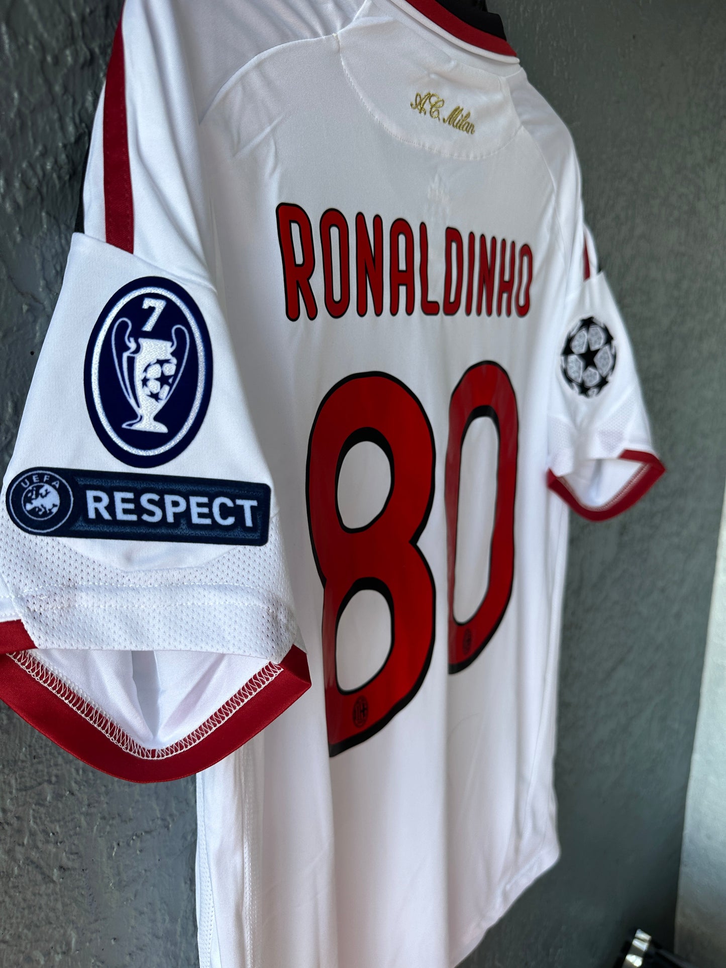 Milan 2009/10 Away Retro Soccer Jersey – Ronaldinho #80 – Men’s