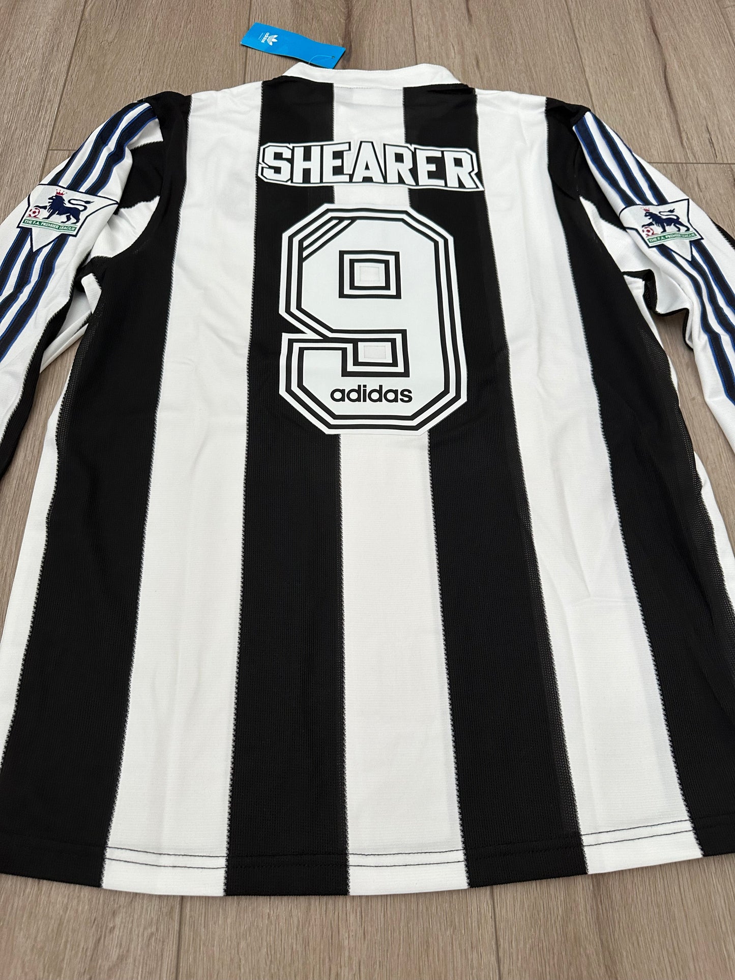 Newcastle Retro Jersey 95/97 Home Black White – Alan Shearer #9 – Long Sleeve – Men’s