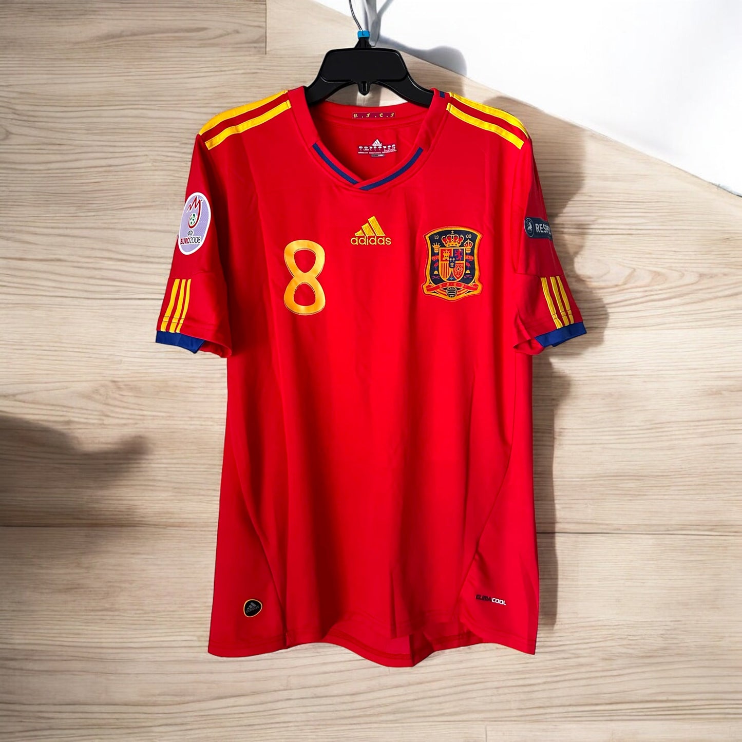 Spain 2008 Home Retro Soccer Jersey – Xavi Hernandez #8 – Euro – Red – Men’s