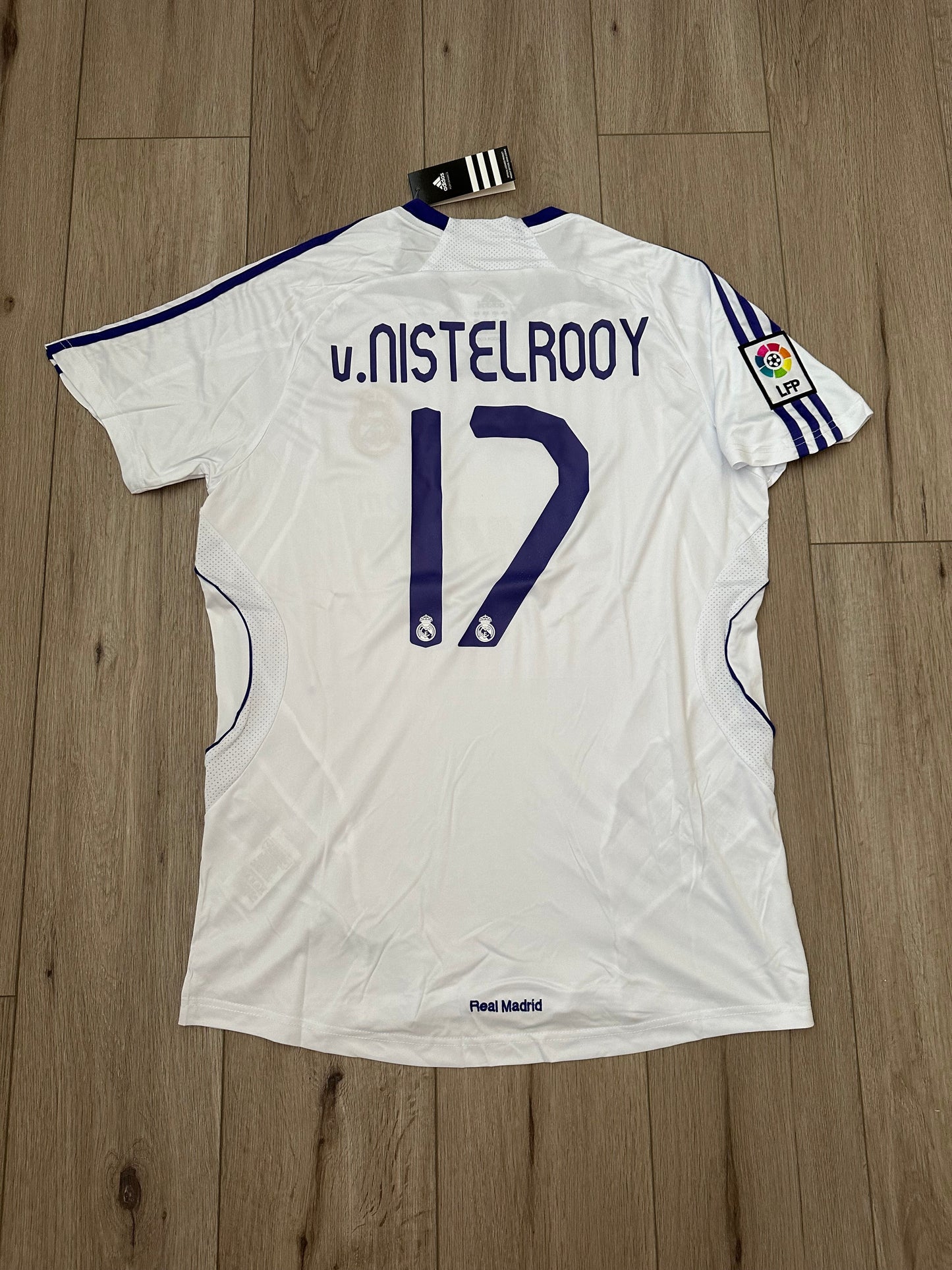 Real Madrid 2007/08 Home Retro Soccer Jersey – Ruud van Nistelrooy #17 – White – Men’s