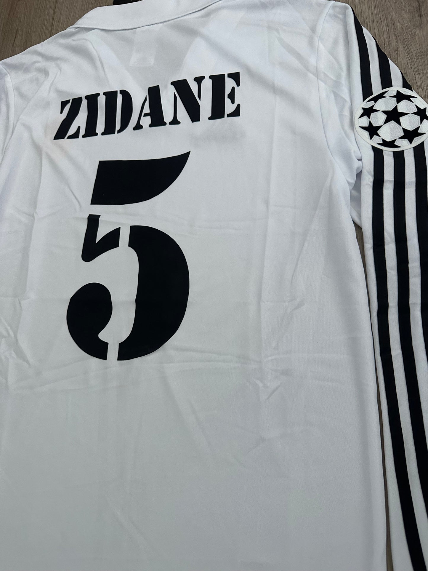 Real Madrid Retro Jersey 2002 UCL Final Home White – Zidane #5 – Long Sleeve