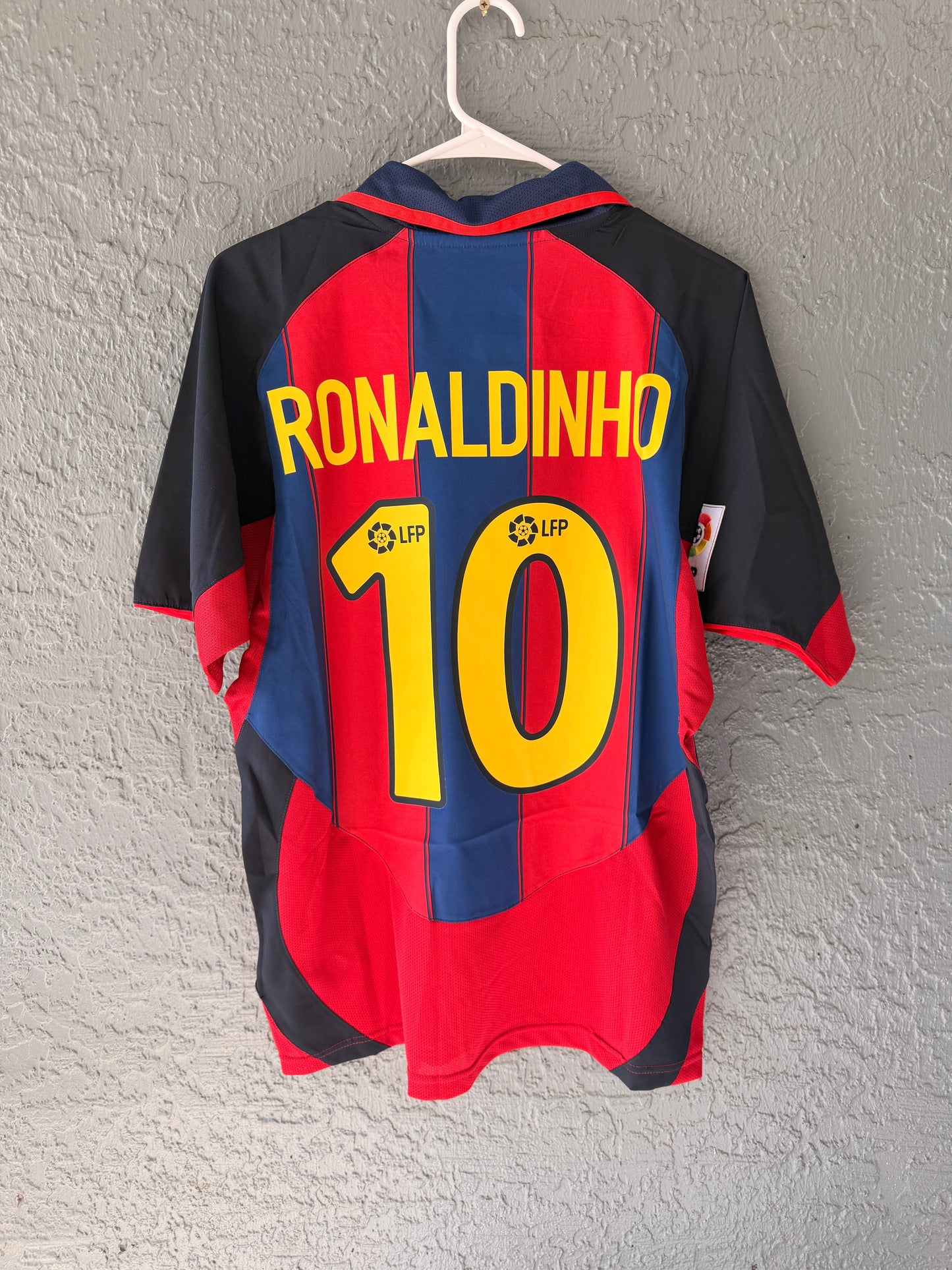 Barcelona Ronaldinho #10 Soccer Jersey Retro Men Size