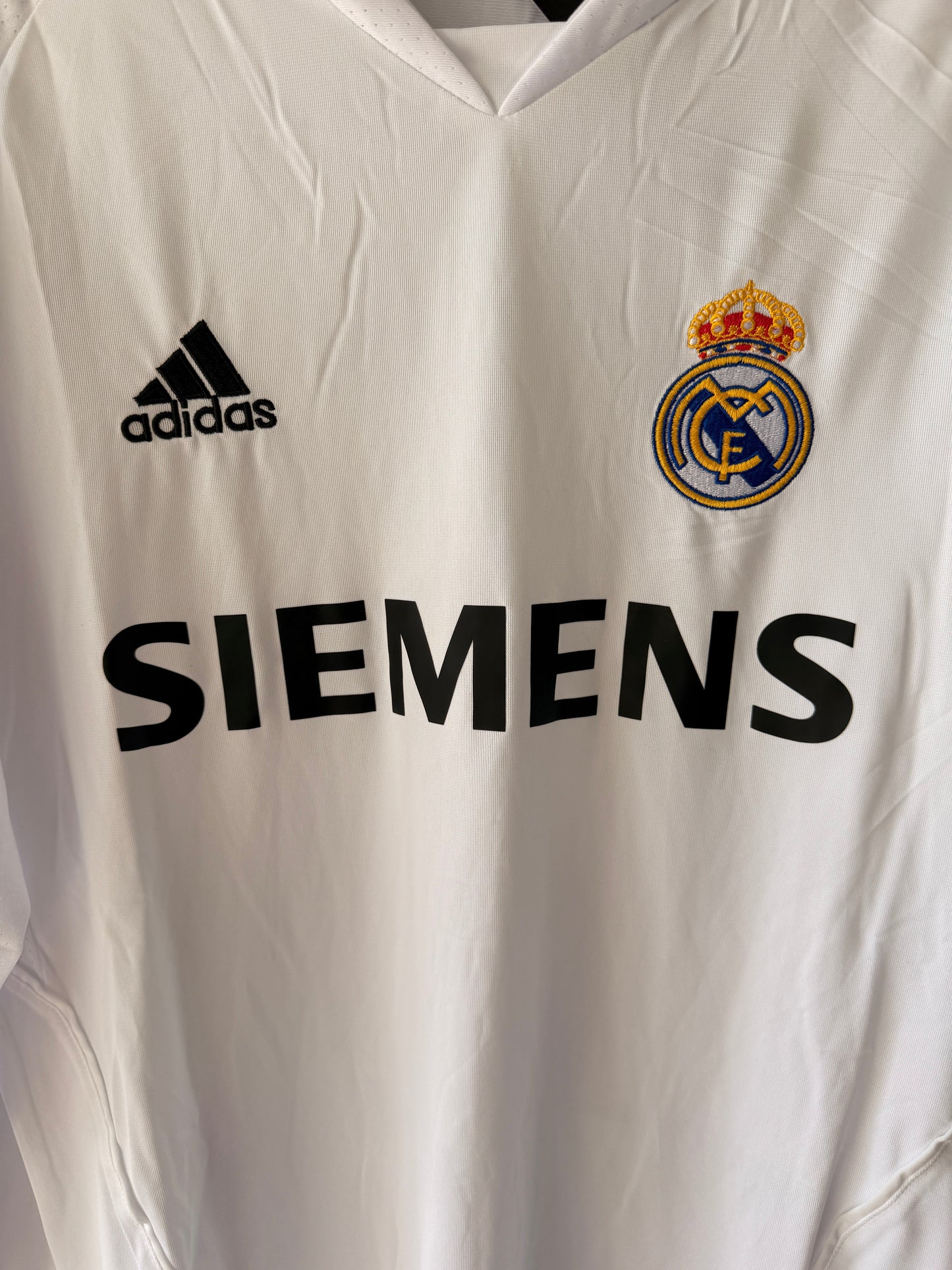 Real Madrid 2003/04 Retro Soccer Jersey – David Beckham #23 – White Long Sleeve Men