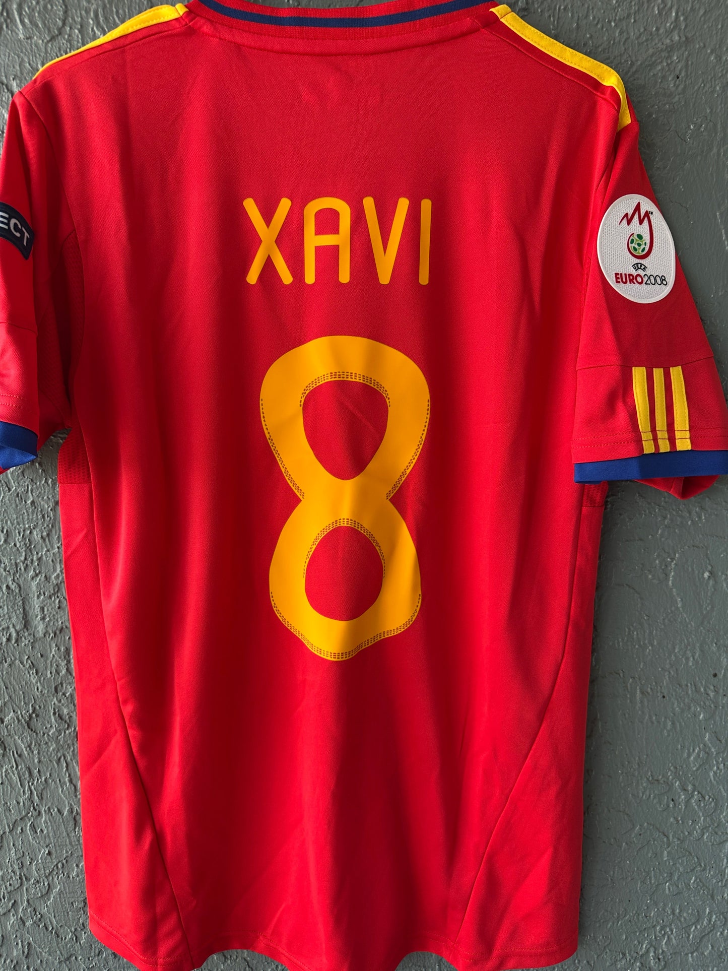 Spain 2008 Home Retro Soccer Jersey – Xavi Hernandez #8 – Euro – Red – Men’s