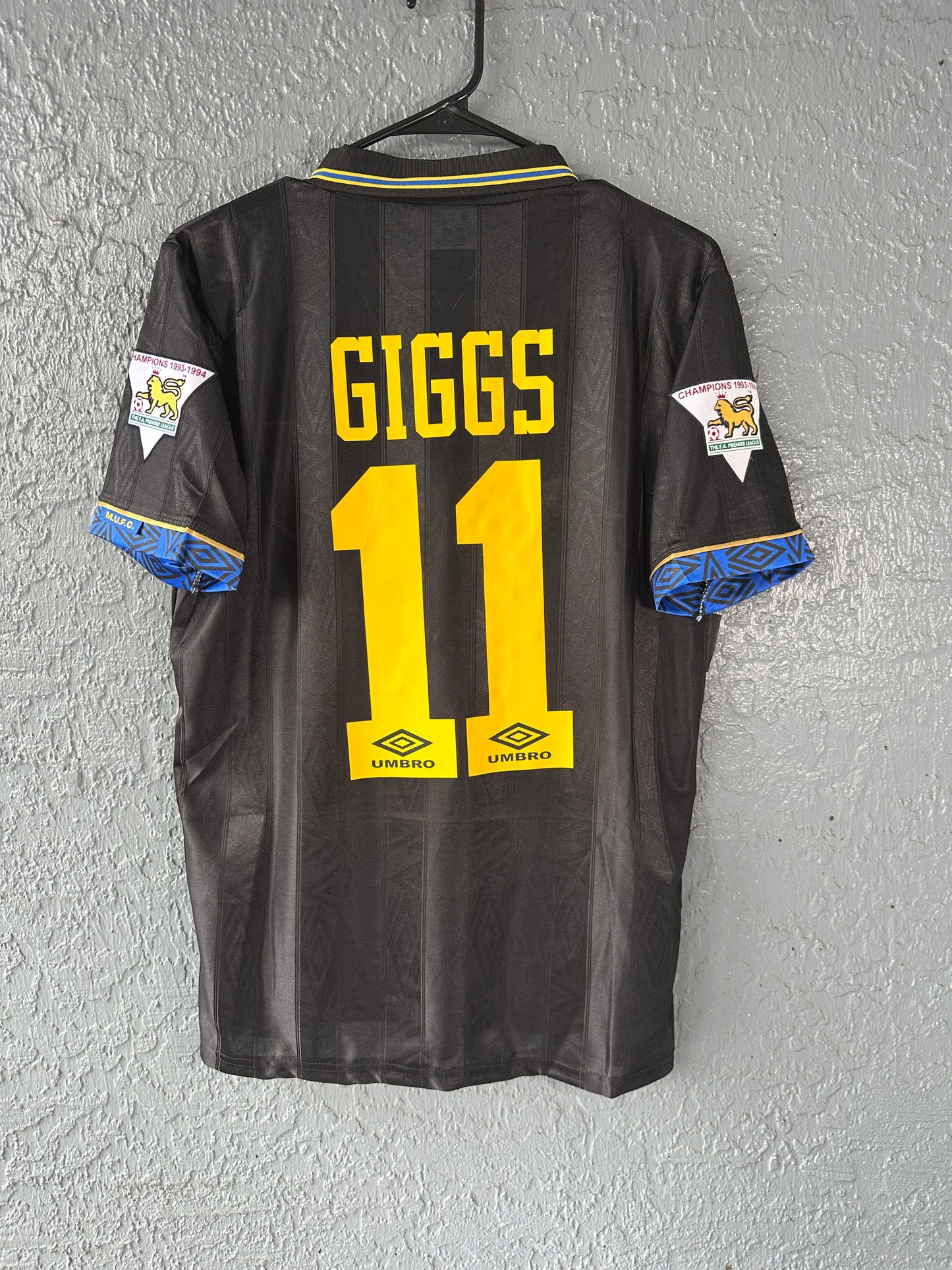 Manchester United Ryan Ryan Giggs #11 Black Away Retro Soccer Jersey 93/94 Men