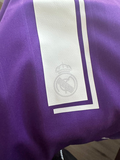Real Madrid 2006 Away Retro Soccer Jersey – Guti #14 – Purple – Men’s