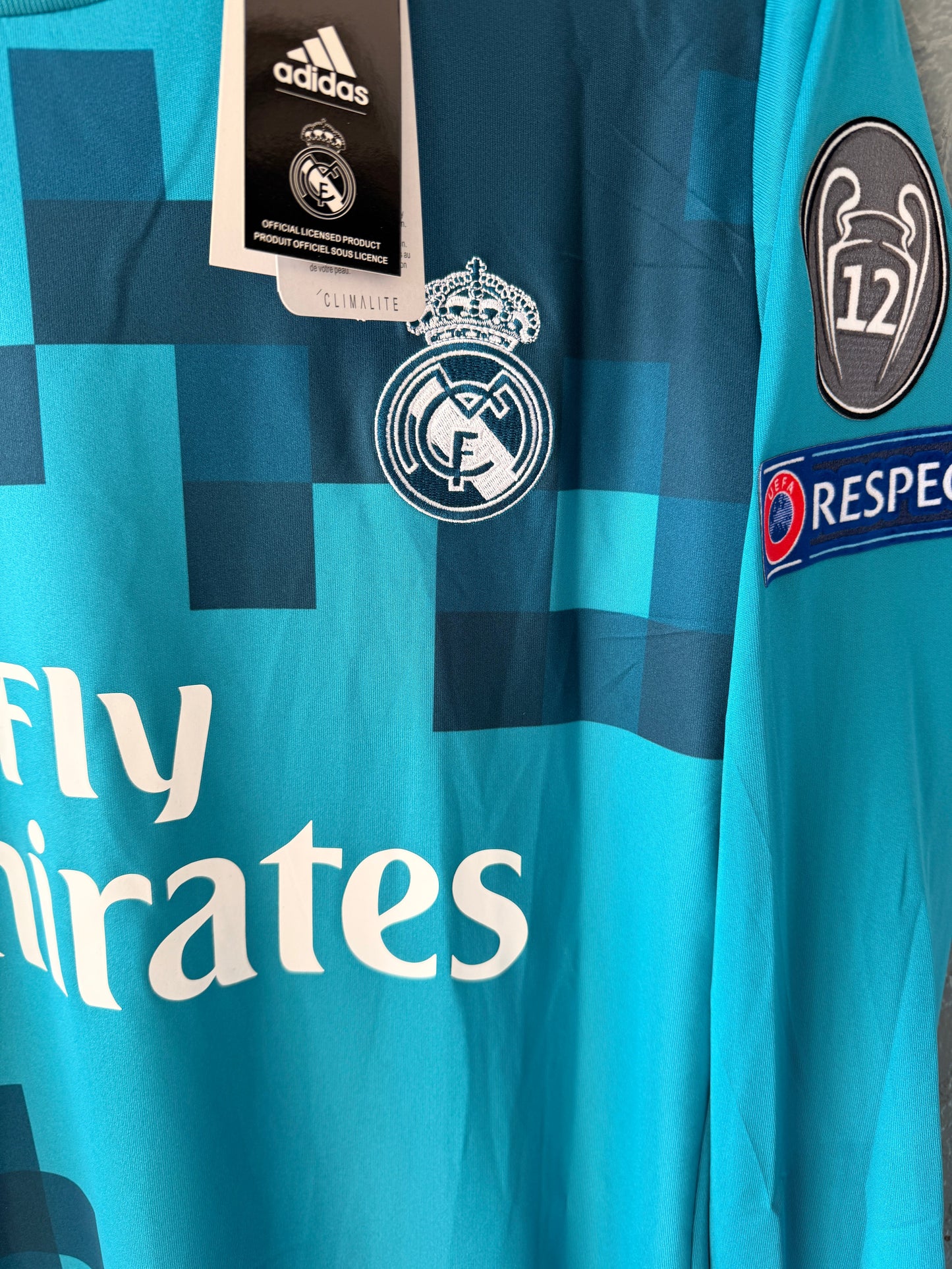 Real Madrid 2017/18 Away UCL Retro Soccer Jersey – Cristiano Ronaldo #7 – Green Long Sleeve Men