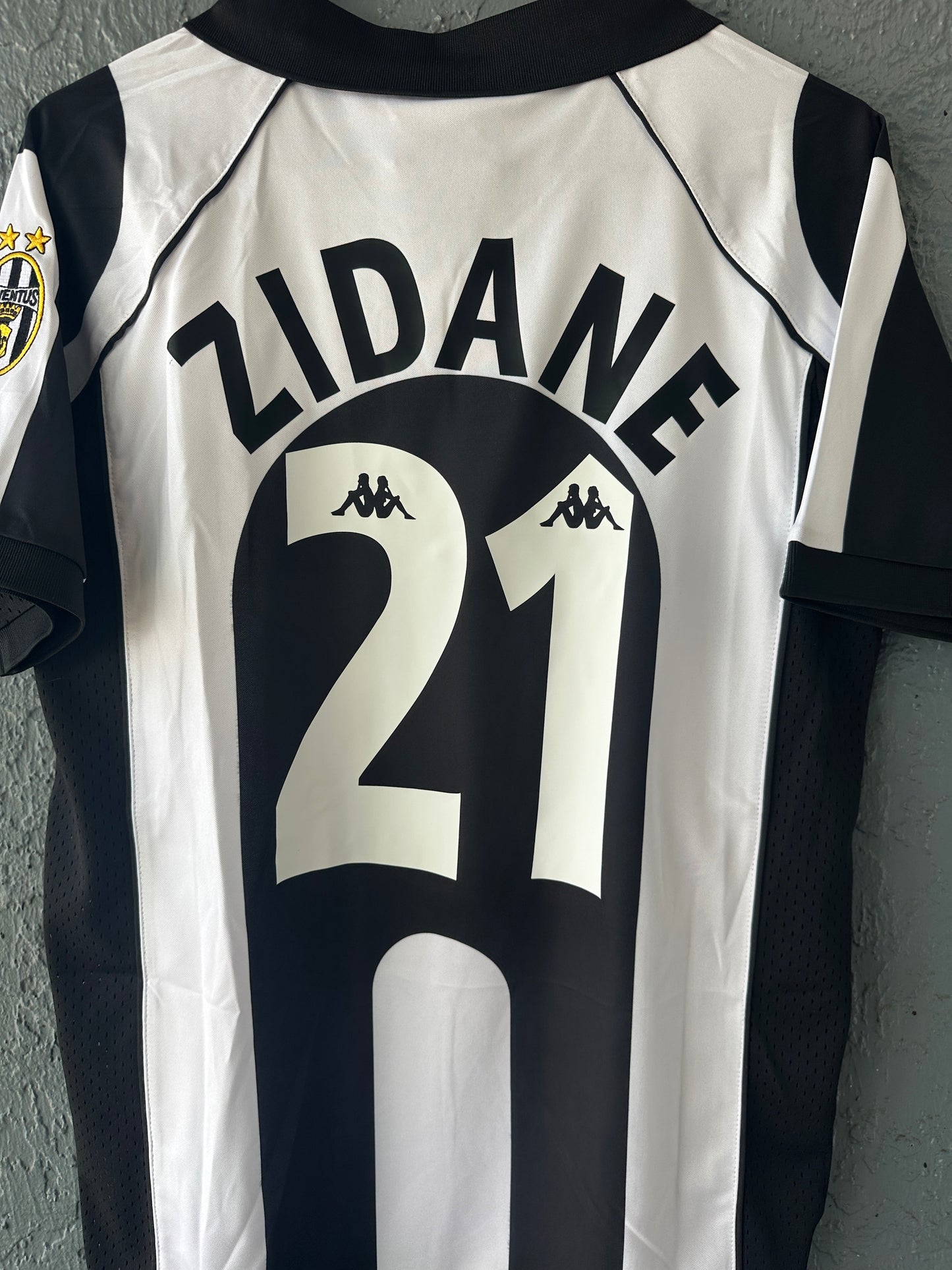 Juventus 1997/98 Home Retro Soccer Jersey – Zinedine Zidane #21