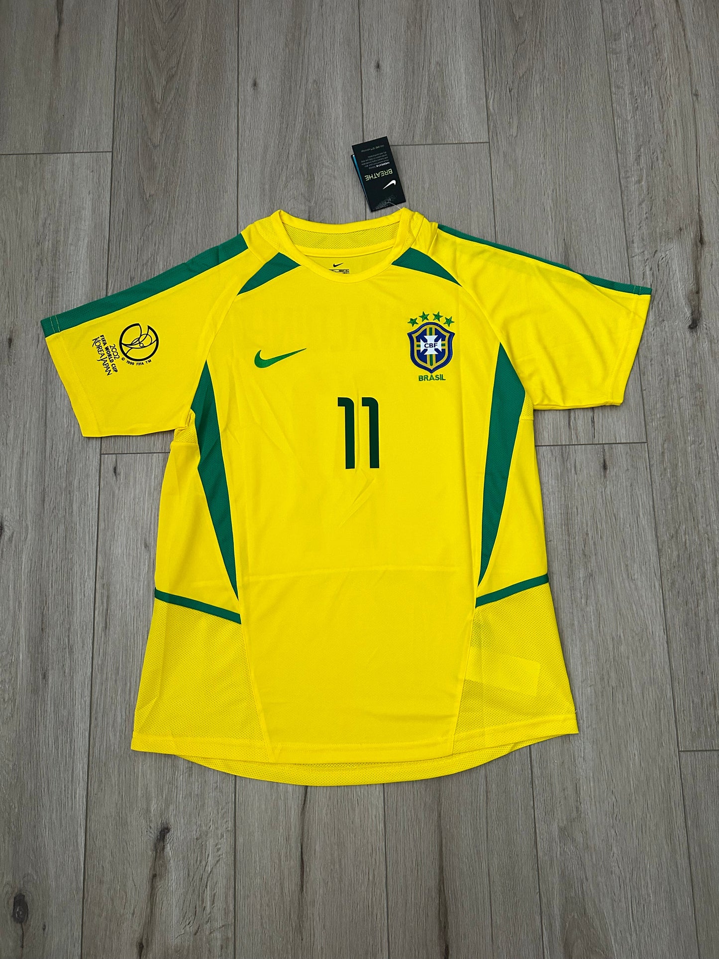 Brazil 2002 Home Retro Soccer Jersey – Ronaldinho #11 – World Cup – Yellow – Men’s
