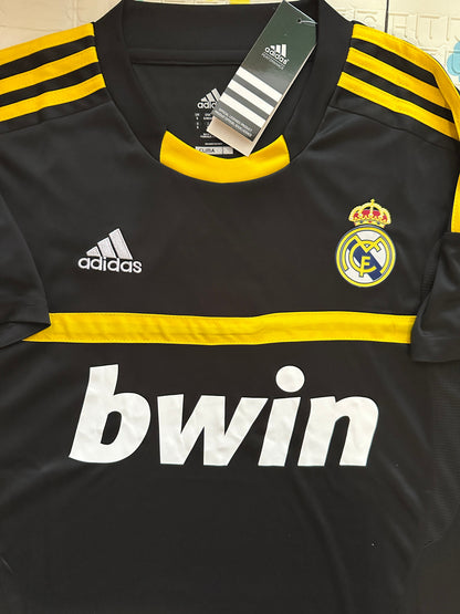 Real Madrid 2011/12 Away Retro Soccer Jersey – Iker Casillas #1 – Black – Men’s